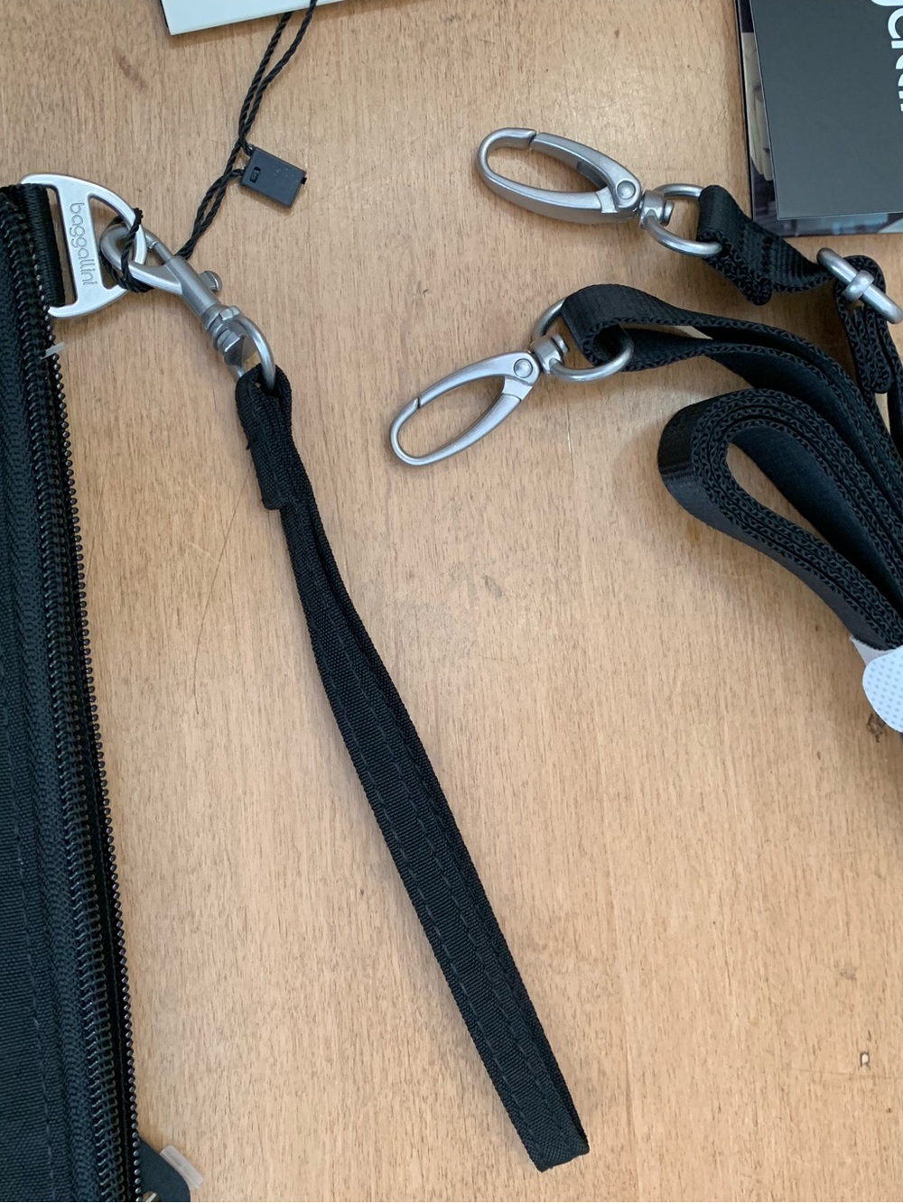 Baggallini Crossbody Black Plaza Mini Bag - Picture 4 of 11